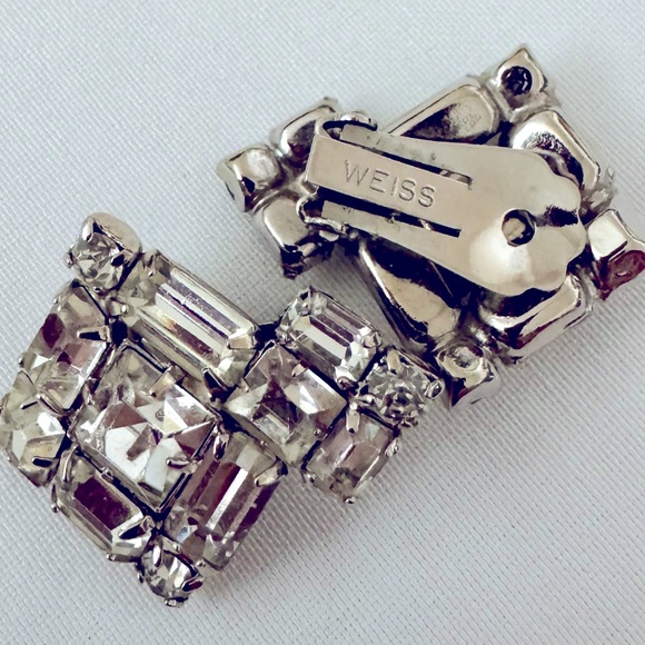 Gorgeous Vintage Weiss 1950’s 💠Rhinestone Clip Earrings Mid Century - Picture 2 of 3